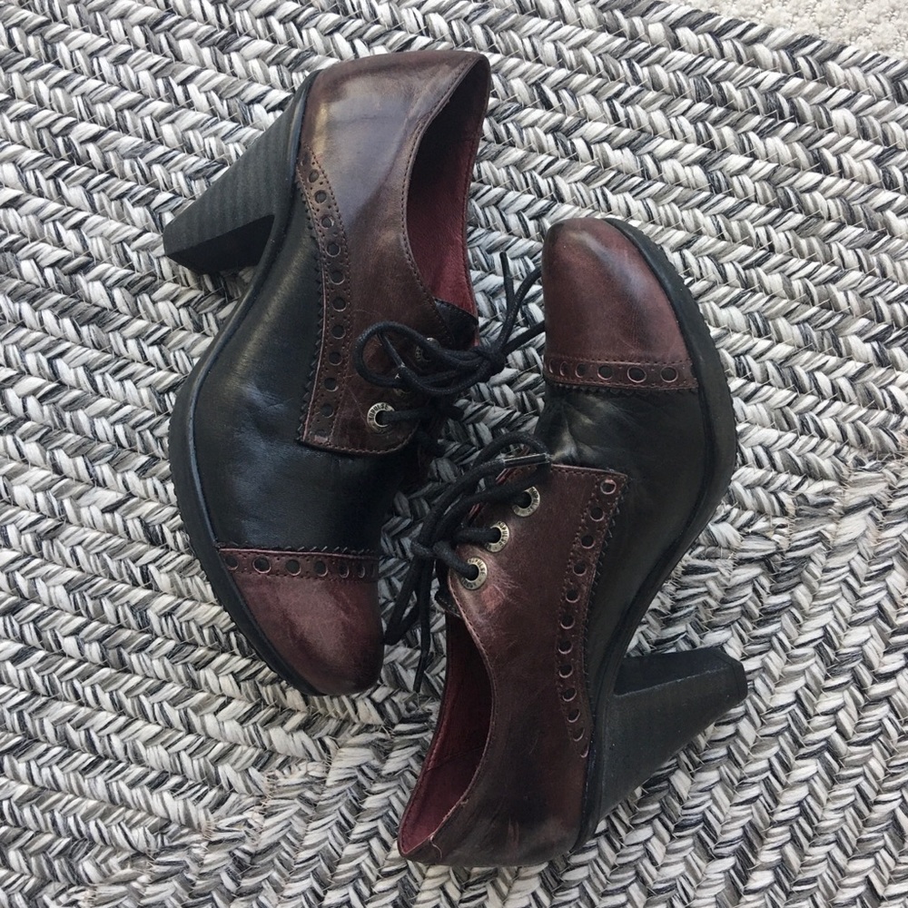 Vapesol Shoes - Two Tone Leather Lace-Up Booties